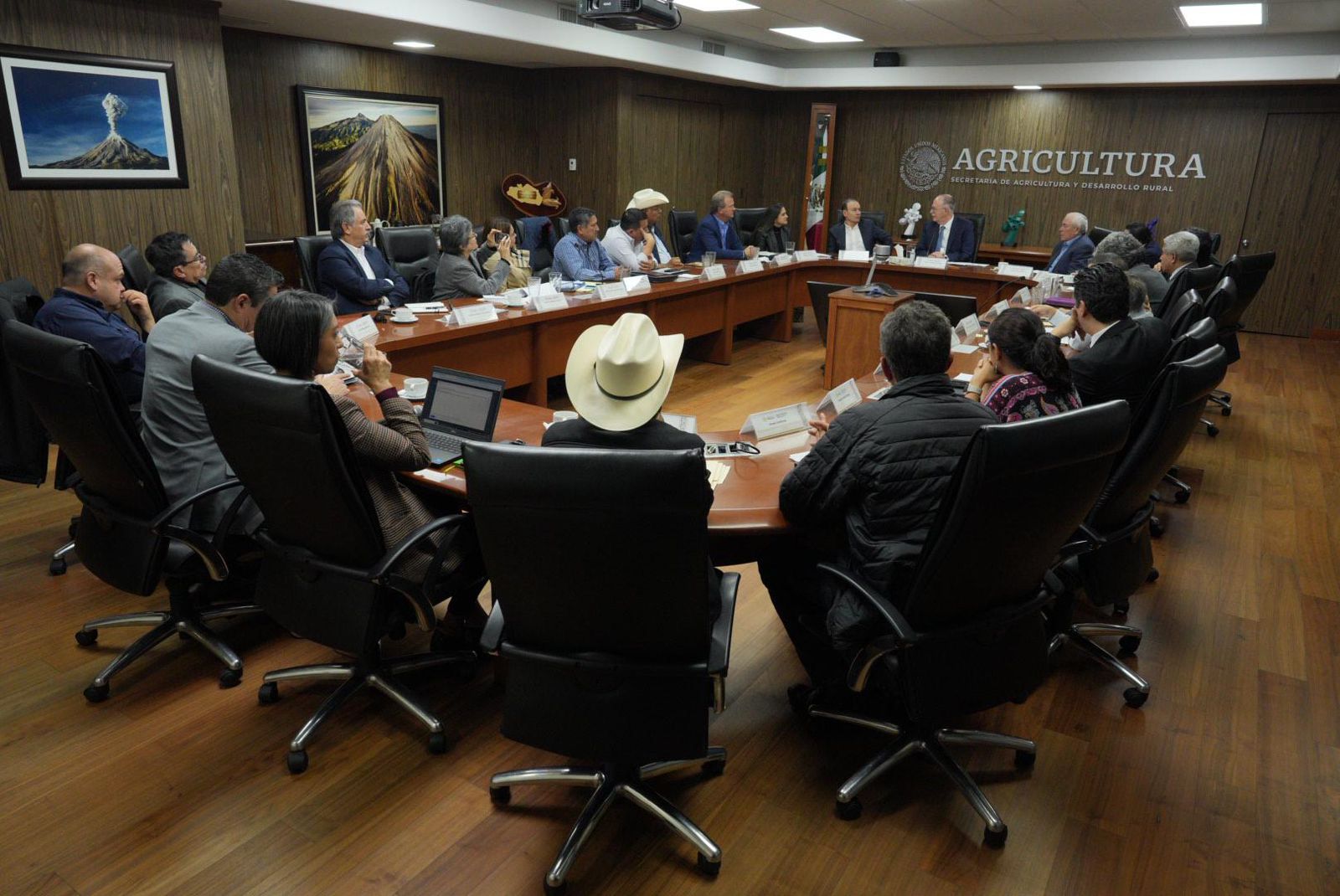 Avanzan gobernador Alfonso Durazo y Julio Berdegué en atender la difícil situación del campo sonorense